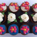 amazing buttercream roses leaves and daisy tutorial cupcakes