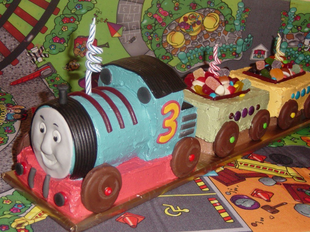 how to make a thomas the tank engine kids birthday cake recipe how to cook that ann reardon