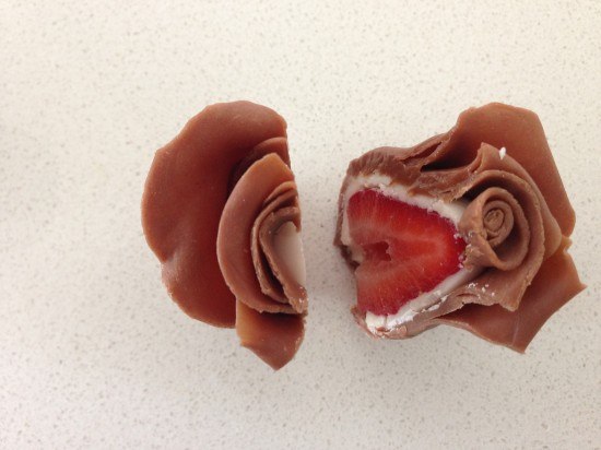 chocolate strawberry roses