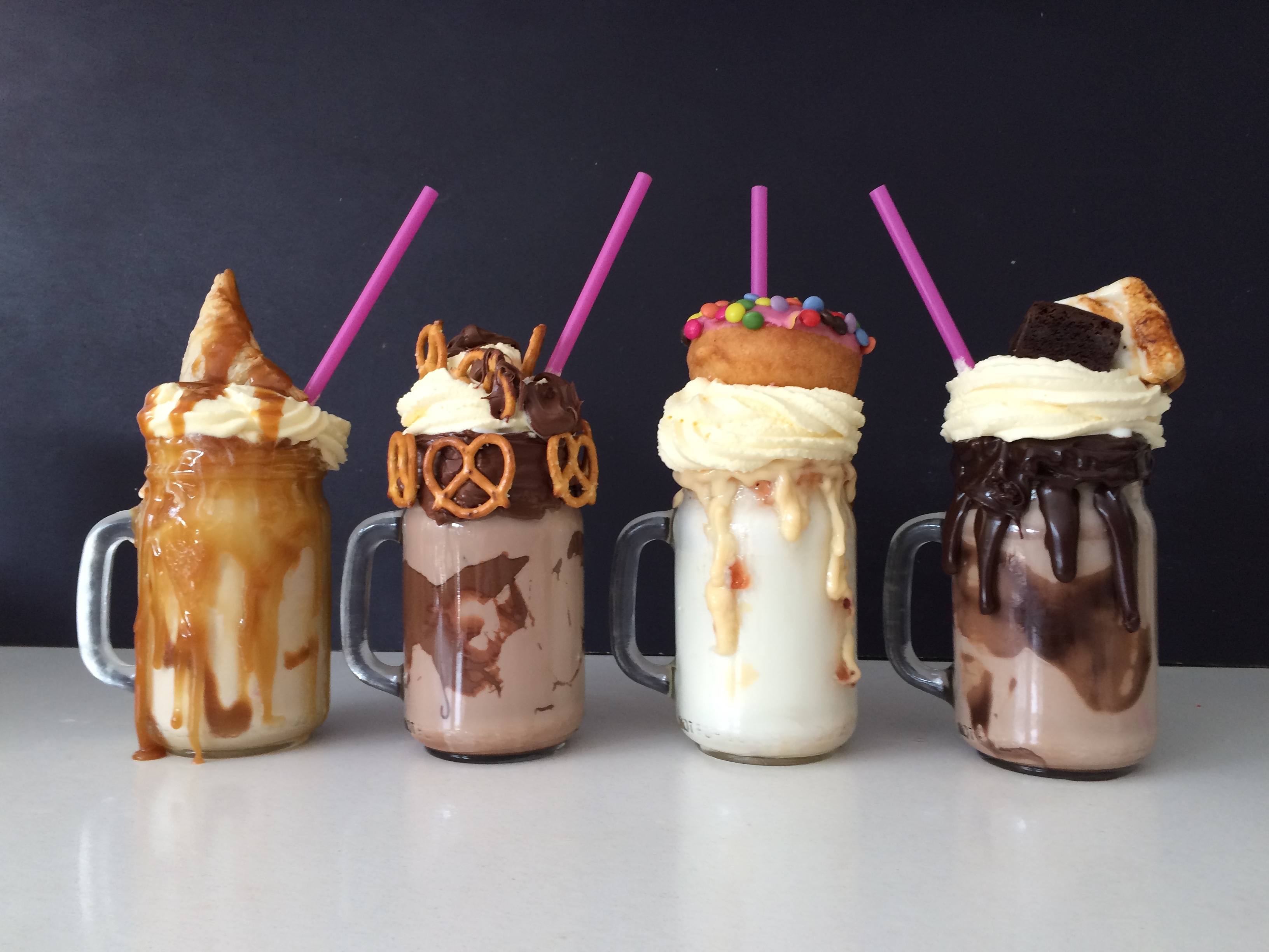 HowToCookThat Cakes, Dessert & Chocolate Freakshakes crazy