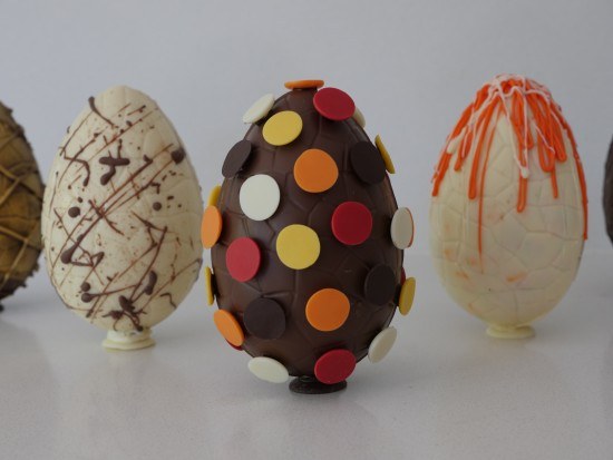 make easter eggs at home