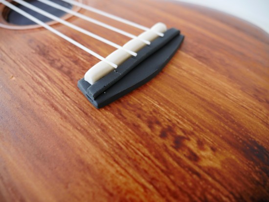 wood grain guitar cake