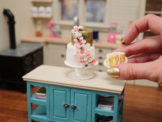 mini wedding cake dollhouse