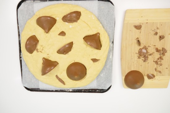 giant chocolate chip cookie