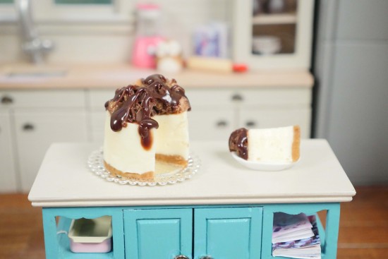 miniature cheesecake dollhouse