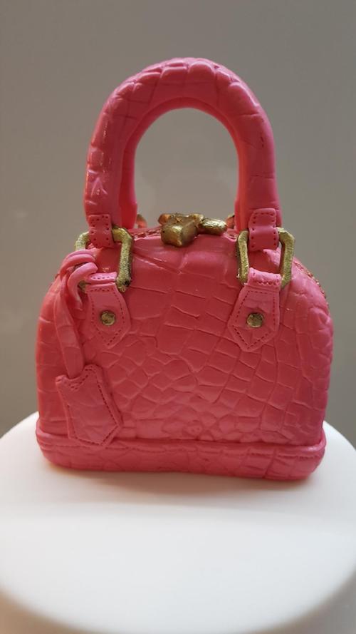 ❤ Louis Vuitton Cake …  Fashion cakes, Louis vuitton cake, Handbag cakes