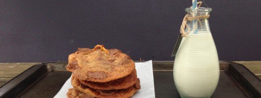 chewy chocolate chip pretzel cookies