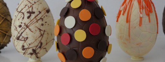 make easter eggs at home