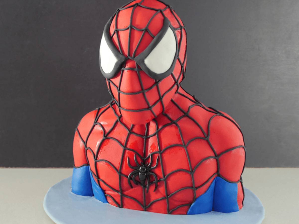 Update more than 72 batman spiderman cake super hot - awesomeenglish.edu.vn