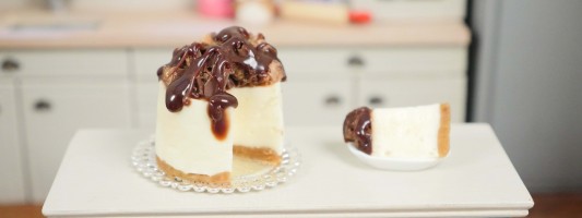 miniature cheesecake dollhouse