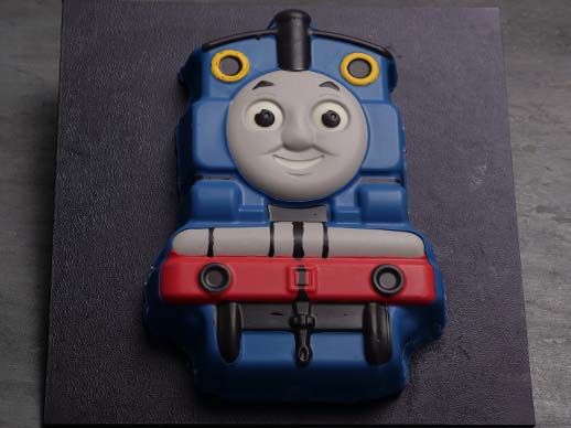 easy Thomas the tank engine cake ann reardon